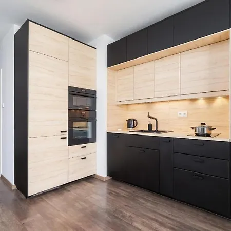 Spacious Zablocie With Balcony Krakov