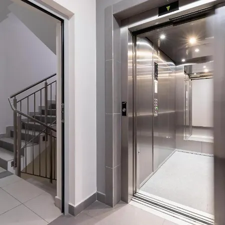 Spacious Zablocie With Balcony Lägenhet